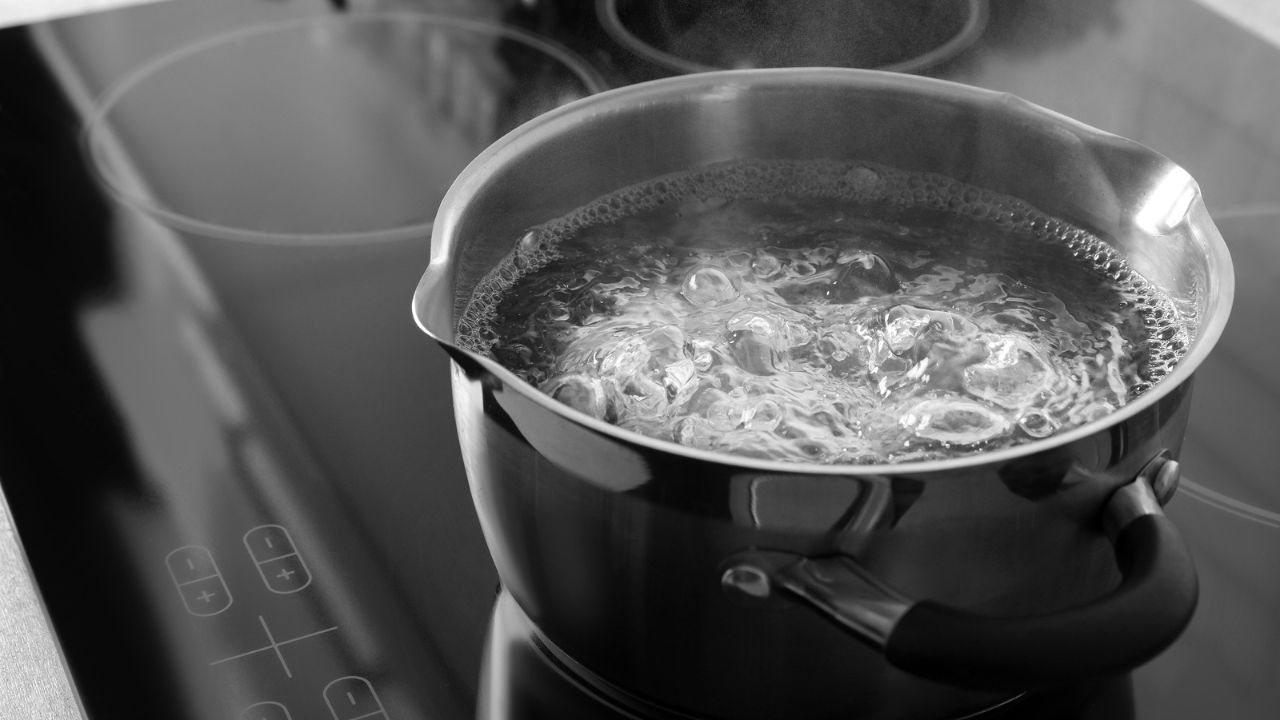 Home Water Purification Methods: Alert After Indore Water Crisis! Effective Ways to Protect Yourself from Contaminated Water and Purify Water at Home