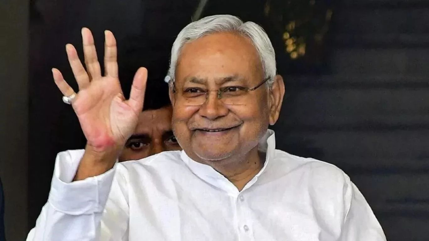 Nitish Kumar News: A big gift for the elderly in Bihar, now they will get treatment at home, Nitish government announced.