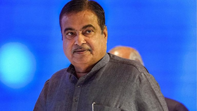 V2V Technology for Road Safety: High-tech solution to curb road accidents, vehicles to communicate with each other using V2V technology, Gadkari's big announcement