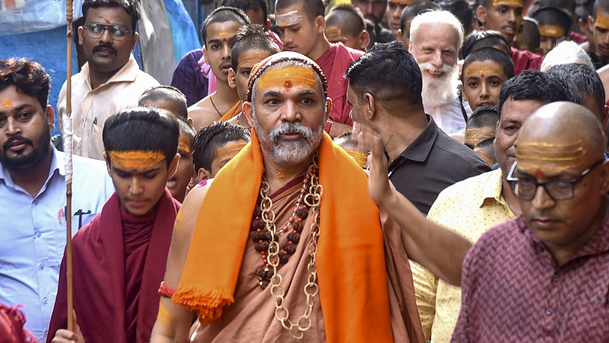 Prayagraj Magh Mela News: Shankaracharya takes shocking step, begins sit-in protest and abstains from food and water