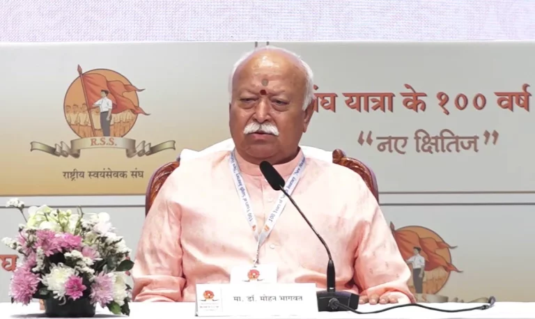 Mohan Bhagwat 75 Age Statement: RSS Chief Mohan Bhagwat addressing a public event while speaking on leadership and age