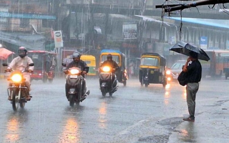 UP Weather Update: Weather changes amid the March heat, rain and storm alert in many districts