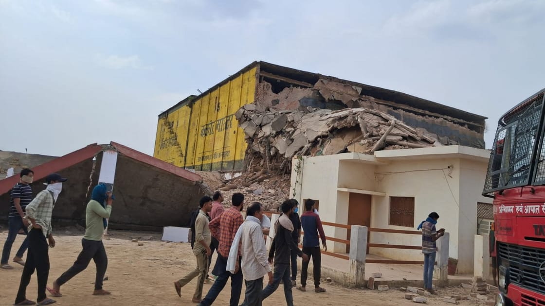 Prayagraj Accident: A major tragedy occurred at a cold storage facility in Prayagraj. Four workers died tragically, several were injured. CM Yogi immediately took cognizance and announced financial assistance.