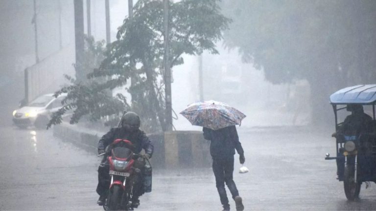 UP Weather Update: Weather will change after the scorching heat, first rain may occur in UP on March 15.