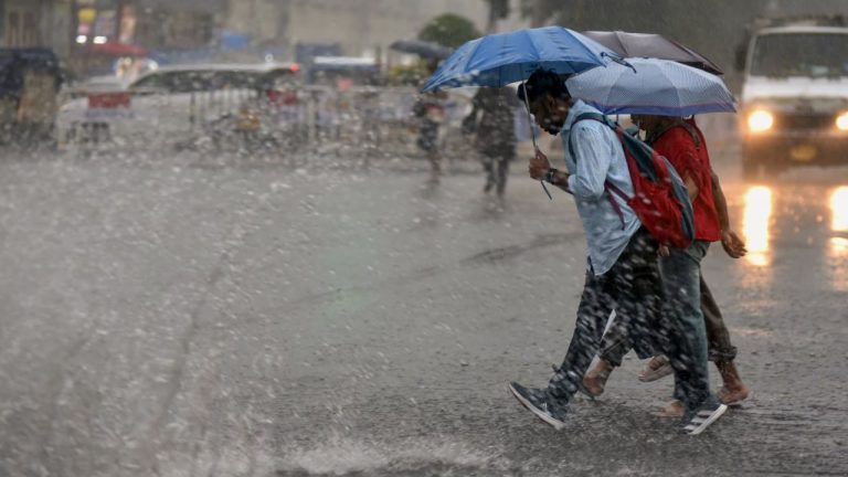 UP Weather Update: Two days of relief or new trouble? Rain, thunderstorms, and lightning alert for March 30-31 in Uttar Pradesh!