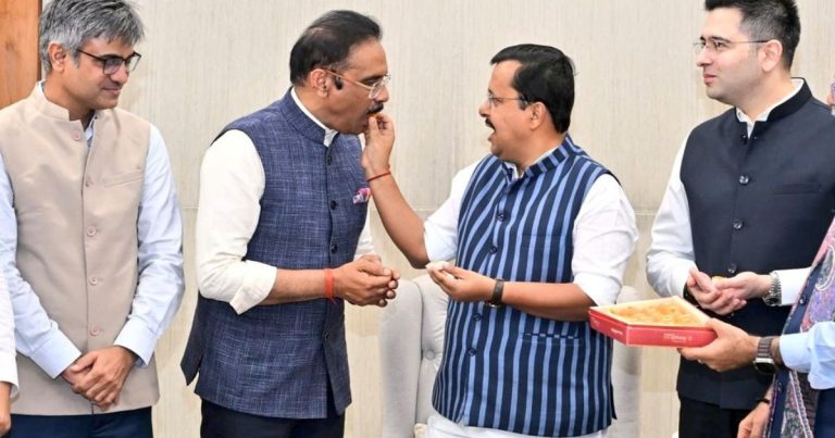 AAP MPs join BJP: राज्यसभा में बड़ा सियासी उलटफेर, आप के 7 सांसद को बीजेपी में शामिल होने की मिली आधिकारिक मंजूरी