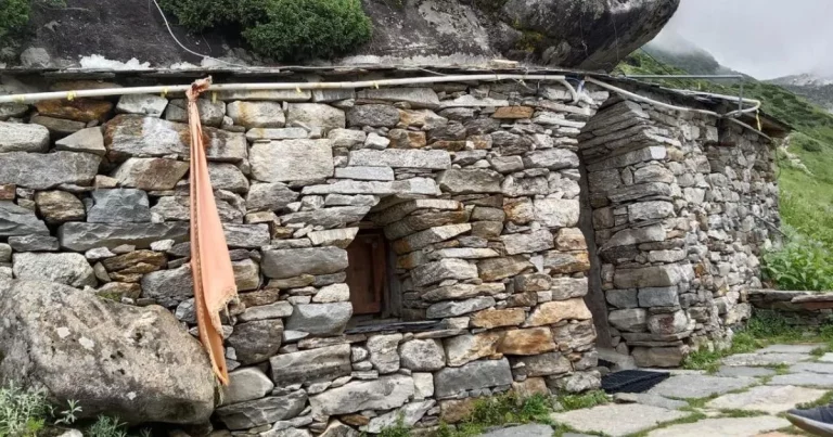 Yamunotri Shiv Cave