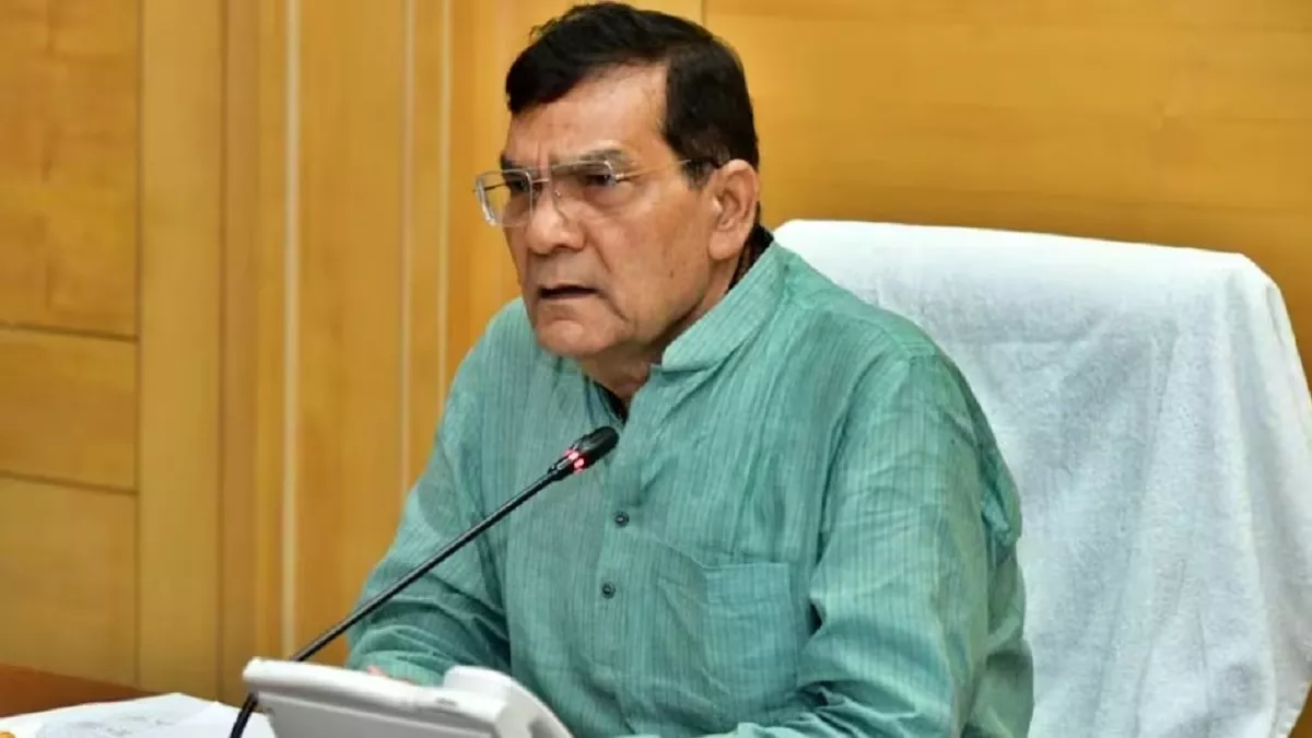 AK Sharma on Electricity Hike: UP Energy Minister raises concerns over power bill hike and questions UPPCL officials.