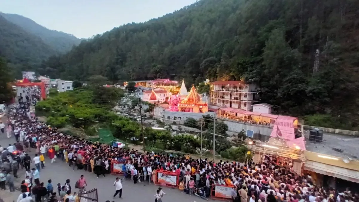 Kainchi Dham Fair 2026: Kainchi Dham Fair 2026 devotees visiting Neem Karoli Baba temple with shops open till midnight