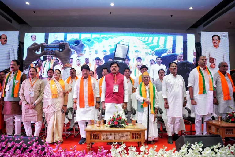 Mohan Yadav Indore Visit: Mohan Yadav addressing BJP workers during BJP training camp in Indore while discussing party organization and political issues.