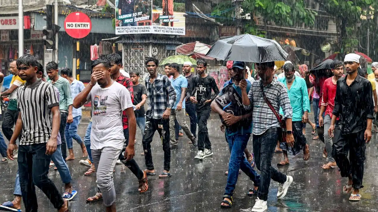 India Weather Update: Dark rain clouds over northern India as weather department issues rain and heatwave alerts across multiple states