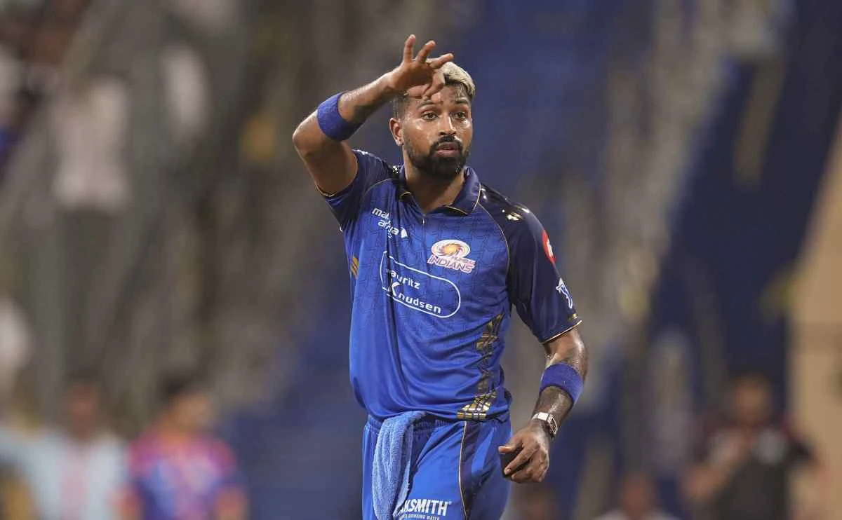Hardik Pandya IPL Trade: IPL themed image depicting the race between CSK, KKR and Rajasthan Royals amid Hardik Pandya's trade news, with talks of a possible departure from Mumbai Indians.