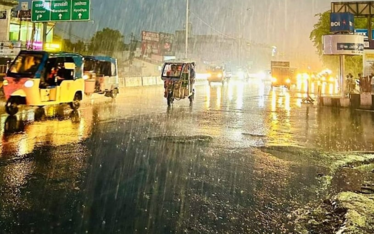 IMD Rain Alert in UP: IMD issues heavy rain alert for UP as dark clouds cover several districts during the active monsoon season