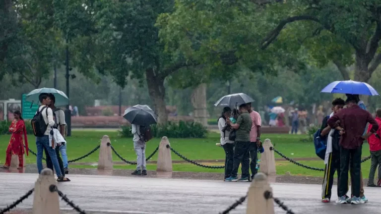 IMD Weather Updates showing heavy rainfall forecast, Delhi Orange Alert, and monsoon conditions across Uttar Pradesh, Bihar, Uttarakhand, Maharashtra, and other Indian states.
