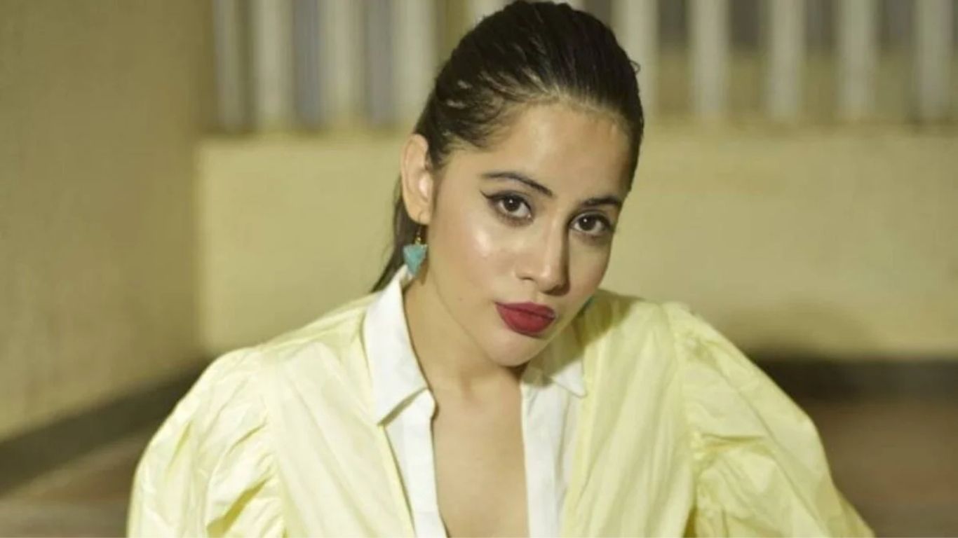 Urfi Javed Reacts to Religion Chang