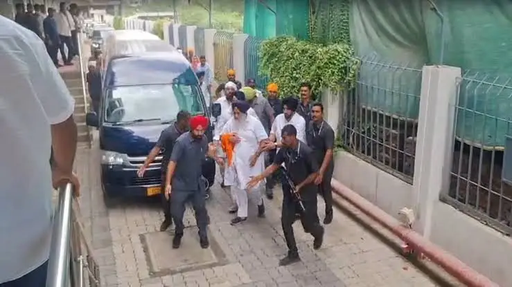Sukhbir Badal Attack at a Nanded gurdwara
