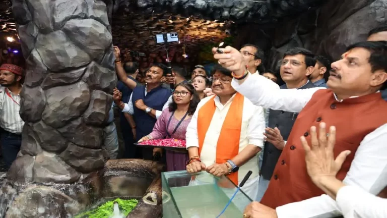 Indore Virtual Zoo: CM Mohan Yadav inaugurates Indore Virtual Zoo and 14-D cinema theatre
